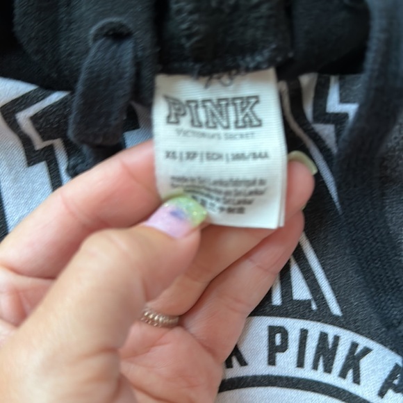 VS pink Sweatshirt - Picture 4 of 4